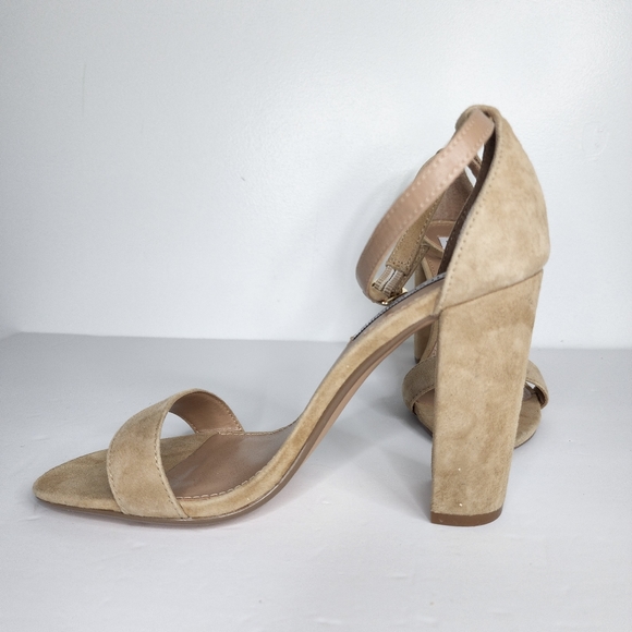 STEVE MADDEN Carrson Tan Suede Heels. - Picture 10 of 13